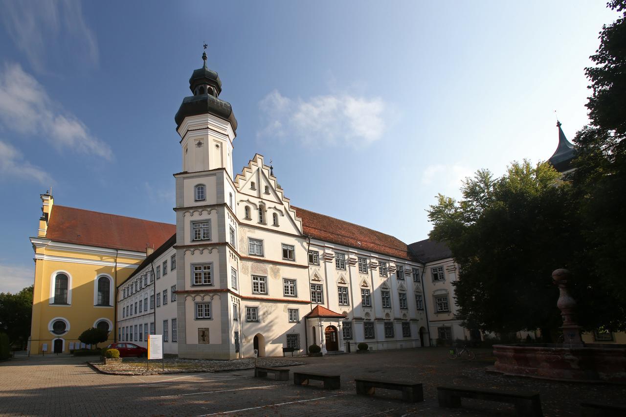 Hotel Jugendhaus St. Norbert à Rot an der Rot Extérieur photo
